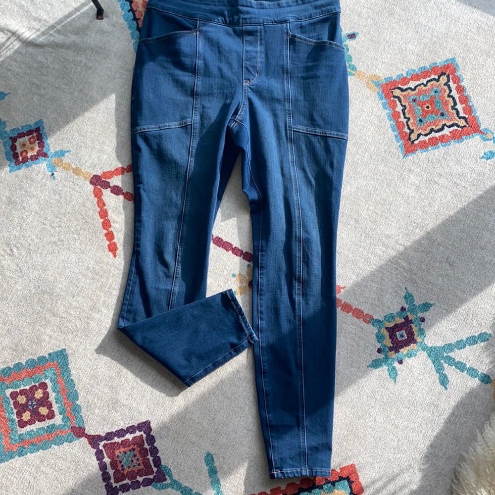 Duluth pull on stretch skinny jeans